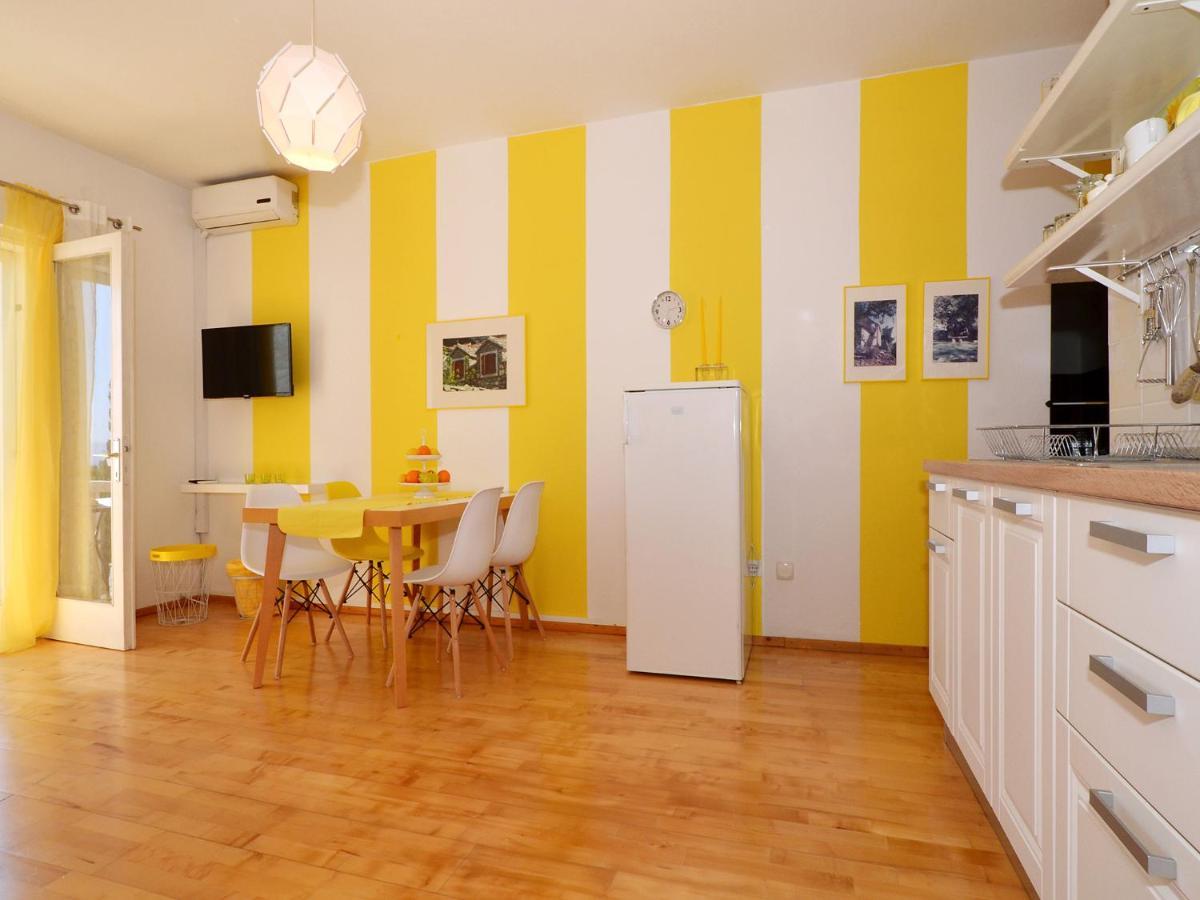 Apartments Newway Bol Esterno foto